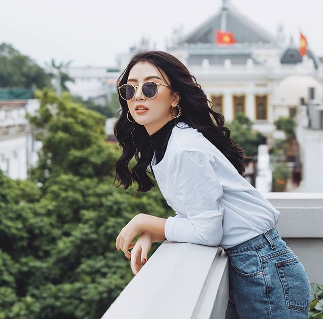 Không phải bỗng nhiên Quỳnh Anh Shyn sở hữu 1,6 triệu lượt theo dõi trên Instagram. Nếu để ý, bạn sẽ thấy hot girl Hà thành rất "chăm sóc" hình ảnh của mình. Không khó nhận ra 9X càng ngày càng xinh đẹp, gương mặt trở nên thon gọn hơn.