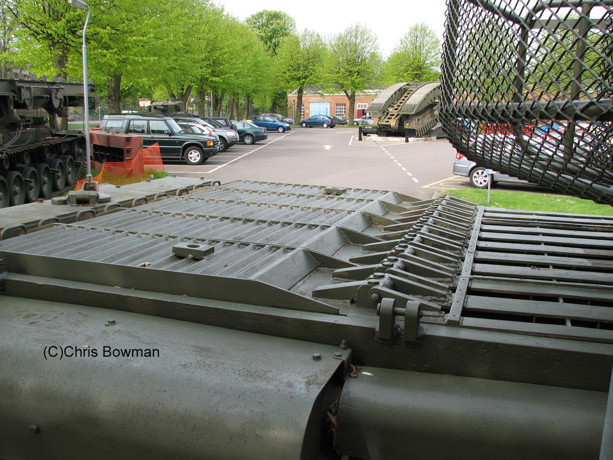 Bộ phận động cơ Rolls-Royce của xe. Nguồn ảnh: Chris.