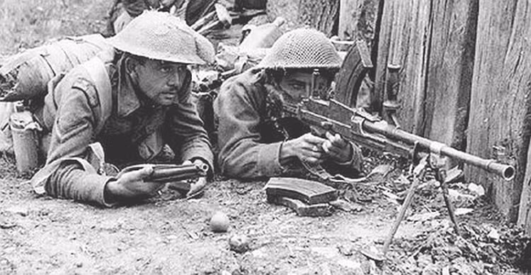 Gia tốc đầu nòng của Bren vào khoảng 743 mét/giây. Đây là gia tốc có thể tạm coi là "chấp nhận được" với một khẩu súng máy vào thời điểm này. Nguồn ảnh: WWIIweapons.