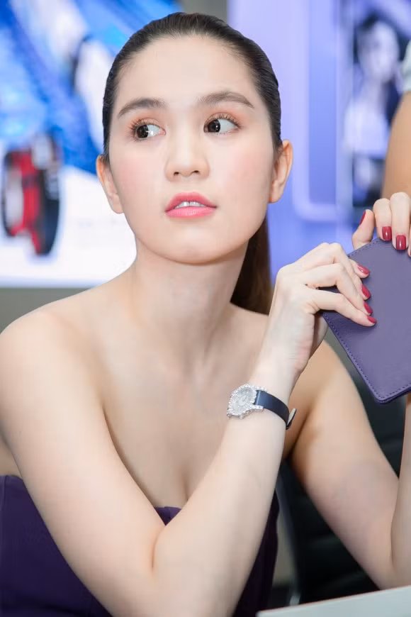 Cận cảnh nét đẹp không tì vết của Ngọc Trinh