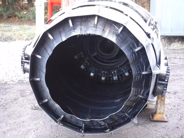 Ra đời từ những năm 70 của thế kỷ trước, loại động cơ này nổi tiếng kể từ khi nó được trang bị lên các máy bay tiêm kích bom Panavia Tornado. Nguồn ảnh: Sina.