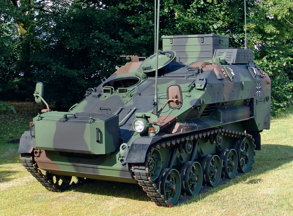 Theo công bố của nhà sản xuất, hệ thống khung gầm và vỏ bọc thép của Wiesel AWC có khả năng chống lại các loại đạn cỡ 5,56mm và 7,62mm và các loại đạn súng tiểu liên, súng lục thông dụng. Nguồn ảnh: Tankeye.