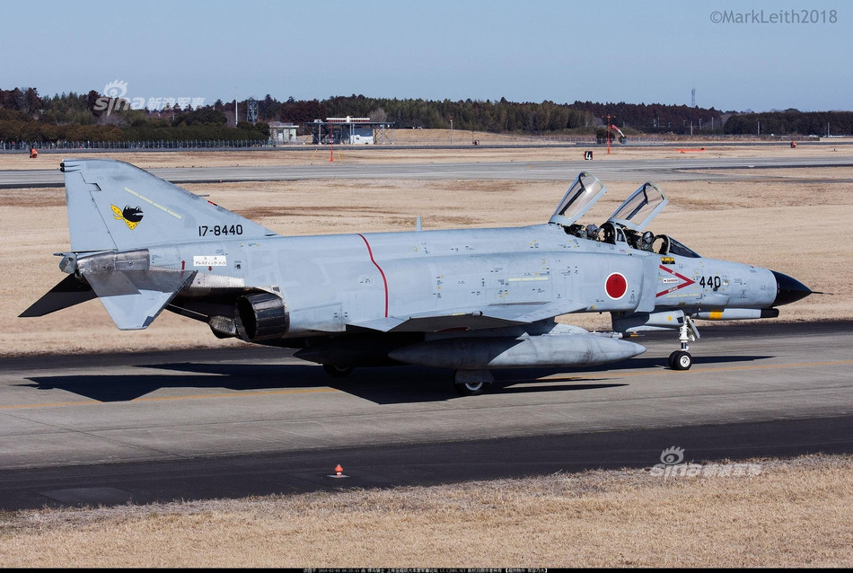 Lực lượng Phòng vệ Trên không Nhật Bản hiện tại đang có tổng cộng tới 71 chiếc chiến đấu cơ F-4 Phantom II. Đây là một trong những chiến đấu cơ chủ lực của Nhật Bản bên cạnh những dòng tiêm kích hiện đại như F-15J và F-2. Nguồn ảnh: Sina.