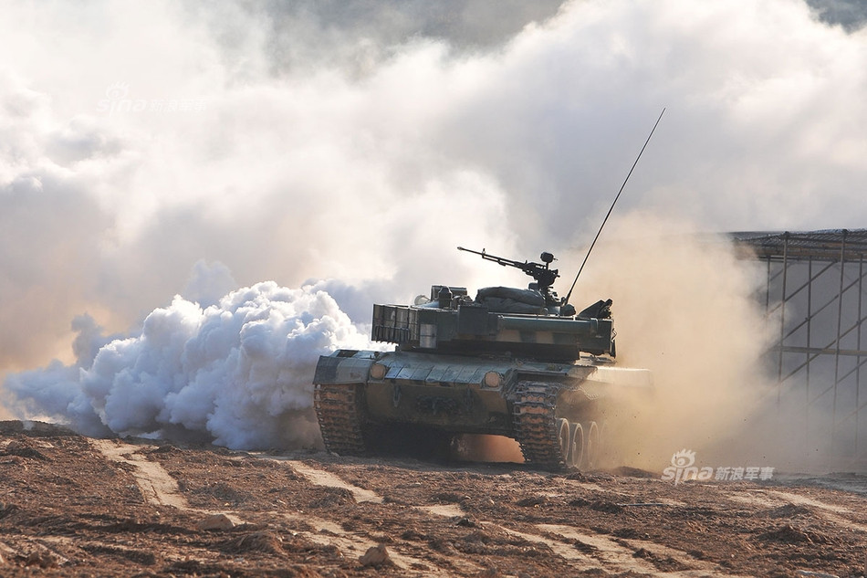 Tới năm 2016, Quân đội Trung Quốc tiếp tục đưa ra phiên bản Type 96B. Theo báo chí Trung Quốc, phiên bản xe tăng Type 96B sẽ được trang bị động cơ công suất lên tới tối đa khoảng 1200 mã lực, kèm theo đó là hệ thống kiểm soát hỏa lực, hộp số, sắt-xi và hệ thống liên lạc kiểu mới. Nguồn ảnh: Sina.