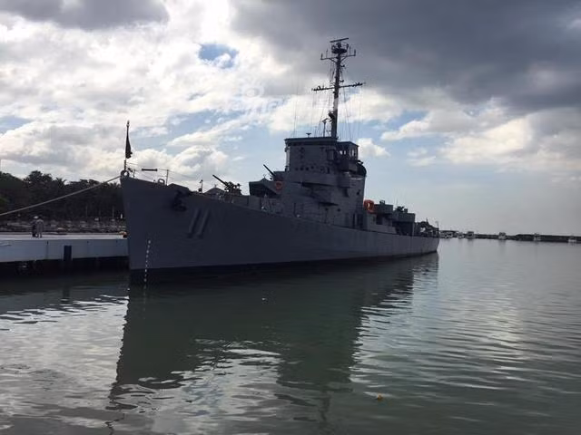 Tuy nhiên, chỉ mới phục vụ 2 năm, tháng 12/1945 con tàu bị loại biên chế sau khi nhu cầu về tàu chiến là không còn khi Chiến tranh Thế giới thứ 2 kết thúc. Nguồn ảnh: Sina.