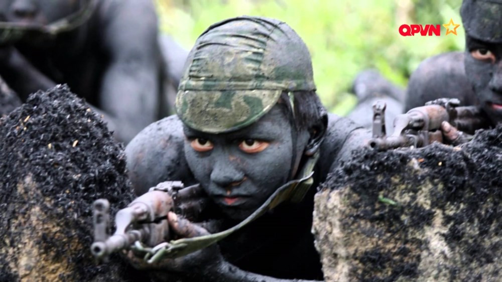 Cộng đồng mạng Trung Quốc gọi những người lính Đặc công Việt Nam là những "Con sói biến hình" với khả năng thoắt ẩn thoắt hiện. Nguồn ảnh: QPVN.