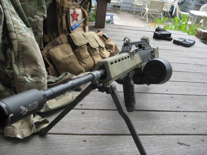 Ra đời từ năm 1997 cùng với sự ra đời của khẩu súng trường tấn công Heckler &amp; Koch G36, súng máy hạng nhẹ MG36 thực chất chỉ là phiên bản cải tiến từ khẩu G36 với cỡ nòng dài hơn và băng đạn lớn hơn. Nguồn ảnh: Special.