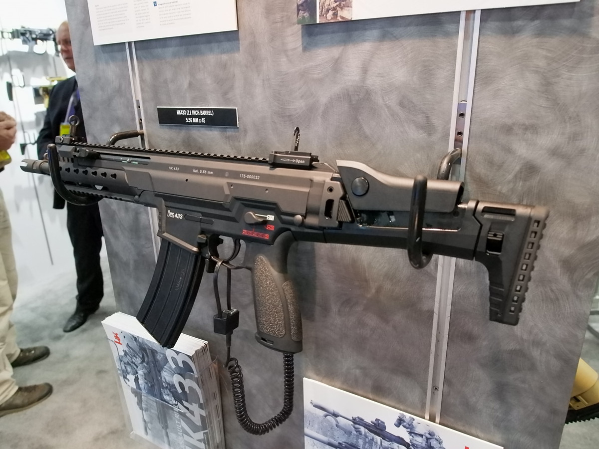 Có giá bán lẻ khoảng 1500 USD mỗi khẩu (chưa bao gồm phụ kiện), khẩu súng trường tấn công HK433 dự kiến sẽ "làm mưa làm gió" trên thị trường súng bán lẻ ở Mỹ. Trong tương lai, khi tính năng và tác dụng của HK433 được chứng minh qua thời gian, rất có thể khẩu súng này sẽ được sử dụng bởi các lực lượng quân đội, an ninh trên thế giới. Nguồn ảnh: Armlist.