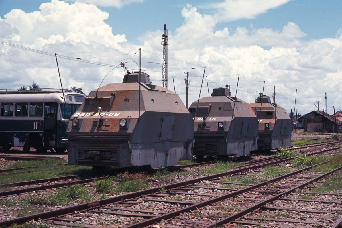 Thông thường, các đầu tàu bọc thép này sẽ đi ngược từ Sài Gòn ra miền Trung, đi trước tàu hỏa khoảng 1 tiếng đồng hồ để đảm bảo trên đường không có bom, mìn hoặc phục kích. Nguồn ảnh: Flickr.