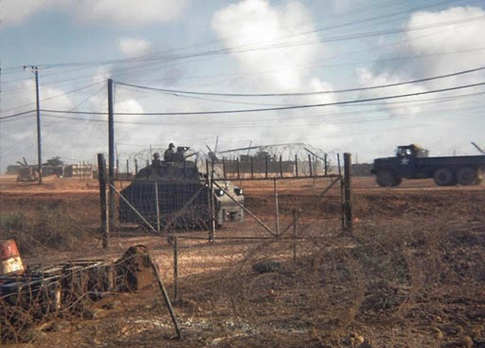 Ngoài ra, không có bất cứ một loại hỏa lực nào khác được trang bị trên chiếc đầu tàu bọc thép này. Nguồn ảnh: Flickr.