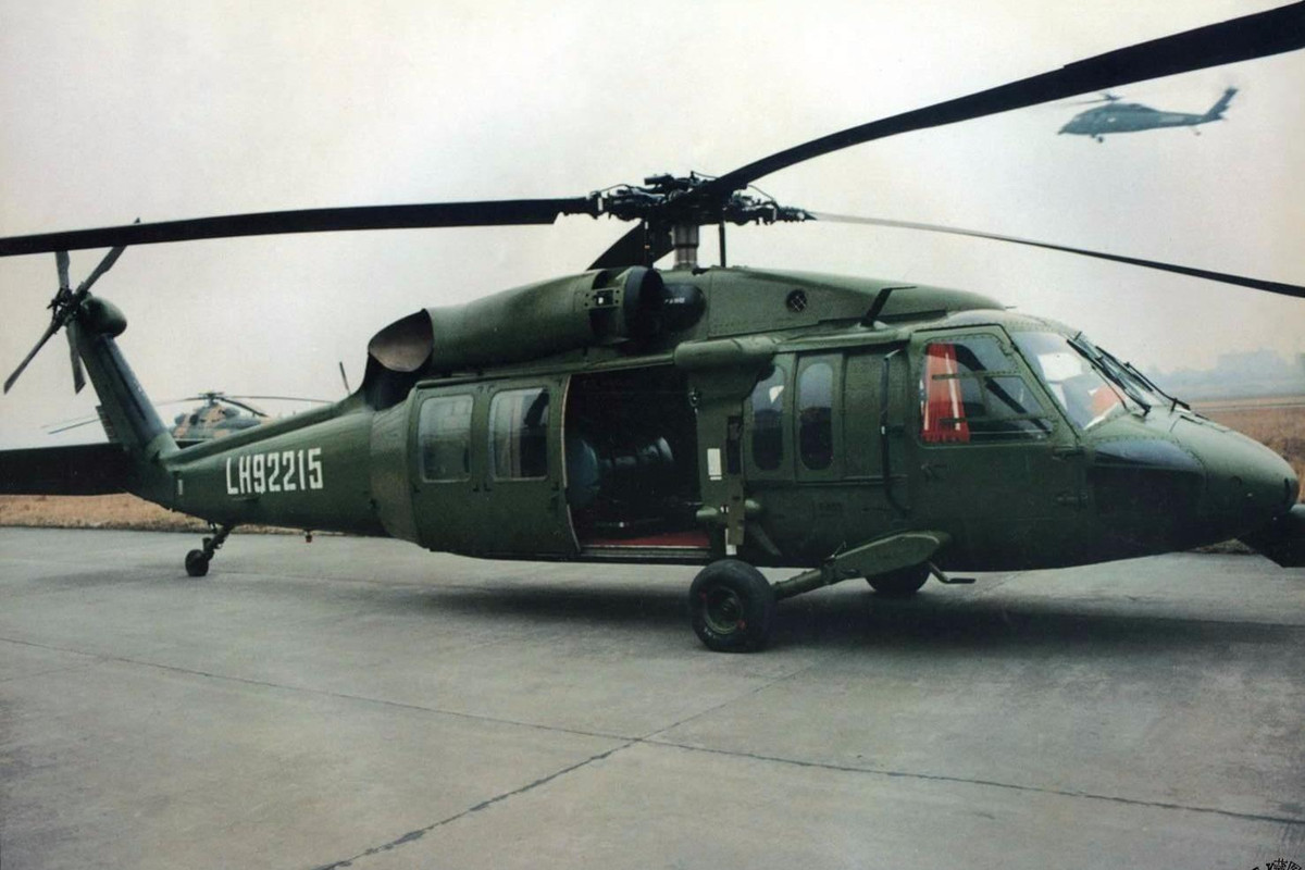 Có một sự thật ít ai biết đó là trong quá khứ, Trung Quốc đã từng đạt được thỏa thuận mua 24 trực thăng S-70C (tiền thân của UH-60) từ Mỹ. Kèm theo đó là điều khoản mở, cho phép Bắc Kinh đặt mua thêm 100 chiếc cùng loại bất cứ lúc nào sau khi quá trình chuyển giao 24 chiếc ban đầu hoàn thành. Nguồn ảnh: QQ.