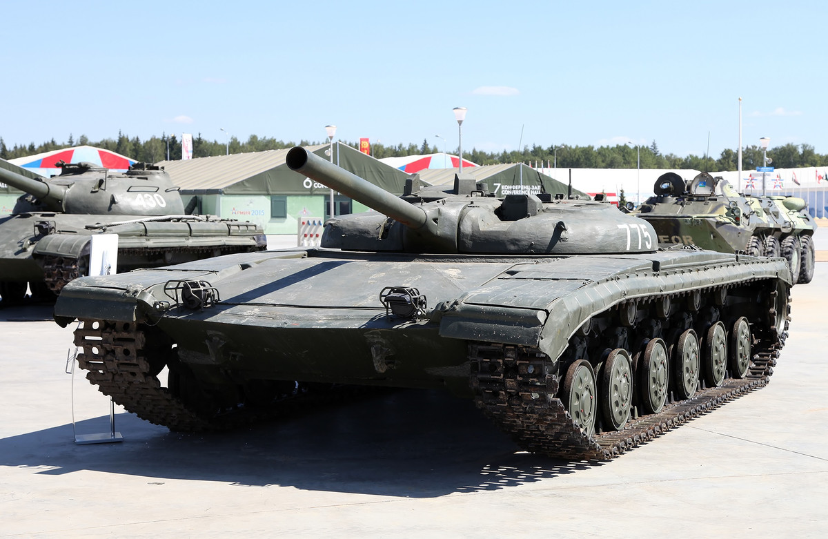 Object 775 ra đời vì mục đích đó. Có trọng lượng chỉ 36 tấn, chiếc xe tặng này thậm chí còn tối giản hóa kíp lái xuống chỉ còn 2 người. Nguồn ảnh: Wiki.
