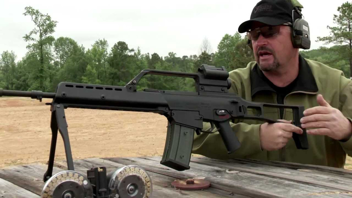 Trong tương lai, quân đội Đức đang có ý định thay đổi khẩu G36 tiêu chuẩn của mình. Tuy nhiên, vẫn chưa rõ liệu khẩu súng máy MG36 có bị thay thế luôn hay không. Nguồn ảnh: Tube.