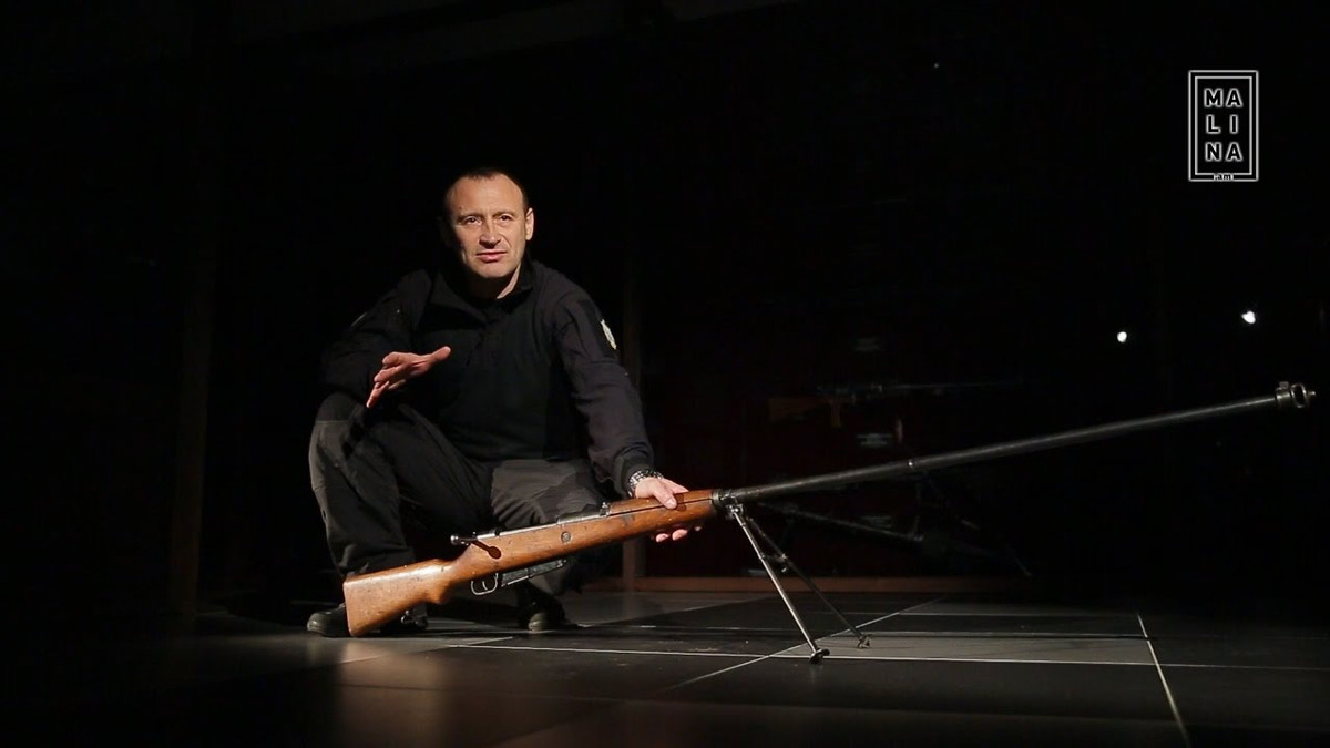 Sử dụng viên đạn cỡ 7,92x107mm DS do Ba Lan tự chế tạo, súng có hộp tiếp đạn rời 4 viên và cơ chế bắn lên nòng phát một kèm theo đó là hai chân đế để xạ thủ giữ vững khẩu súng này sau mỗi phát bắn của nó. Nguồn ảnh: Malina.