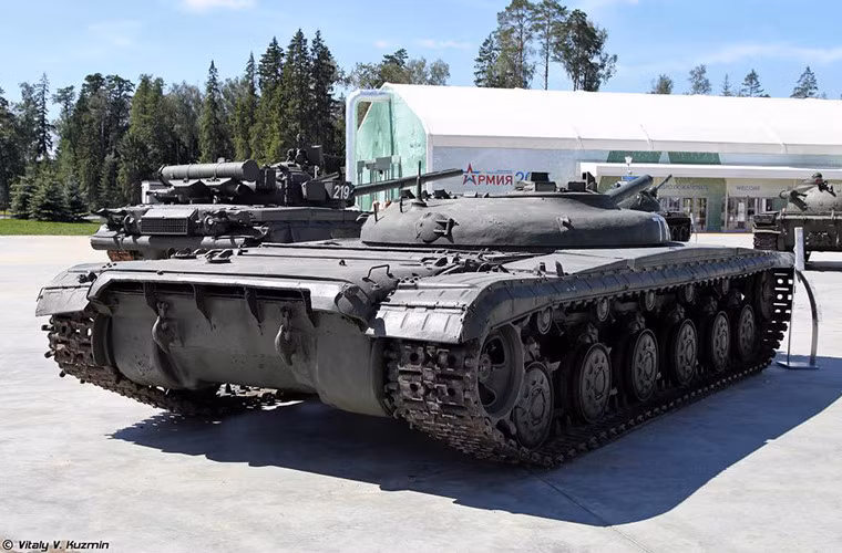 Hiệu quả diệt tăng của loại xe tăng này là cực kỳ ghê gớm với loại tên lửa Rubin có khả năng xuyên giáp tới 250mm thép đồng nhất ở độ nghiên 60 độ và nằm ở khoảng cách 4 km. Mọi xe tăng thời bấy giờ đều sẽ bị tiêu diệt chỉ với một phát bắn. Nguồn ảnh: Vitaly Kuzmin.