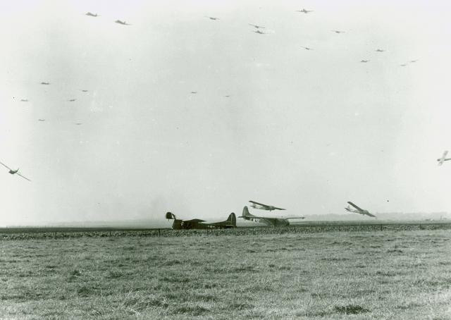 Gần như không một tàu lượn nào của quân Đồng Minh còn lành lặn sau những pha hạ cánh của các phi công "tay mơ" vốn xuất thân là lính dù. Tuy nhiên, sáng kiến này lại cực kỳ hữu hiệu vì ít nhất quân đồng minh dưới mặt đất cũng có đầy đủ phương tiện và vũ khí để chiến đấu "sòng phẳng" với phát xít Đức. Nguồn ảnh: Blablo.