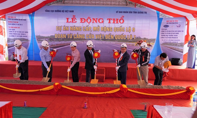 Trong đó, công tác giải phóng mặt bằng được Thủ tướng Chính phủ giao cho UBND tỉnh Quảng Trị thực hiện từ vốn ngân sách địa phương với tổng kinh phí bố trí là 345 tỷ đồng. Dự án chính thức được động thổ khởi công vào tháng 3/2022 và dự kiến sẽ hoàn thành vào cuối năm 2022. Ảnh: Báo Tài nguyên và Môi trường. 