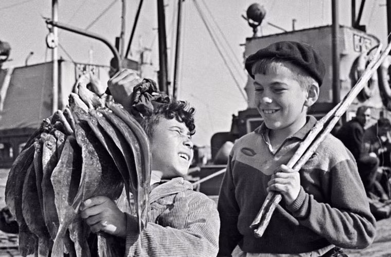 Thiên nhiên trên bán đảo ở vùng Viễn Đông Nga này còn rất nguyên sơ. Sông và các hồ nước dồi dào cá.