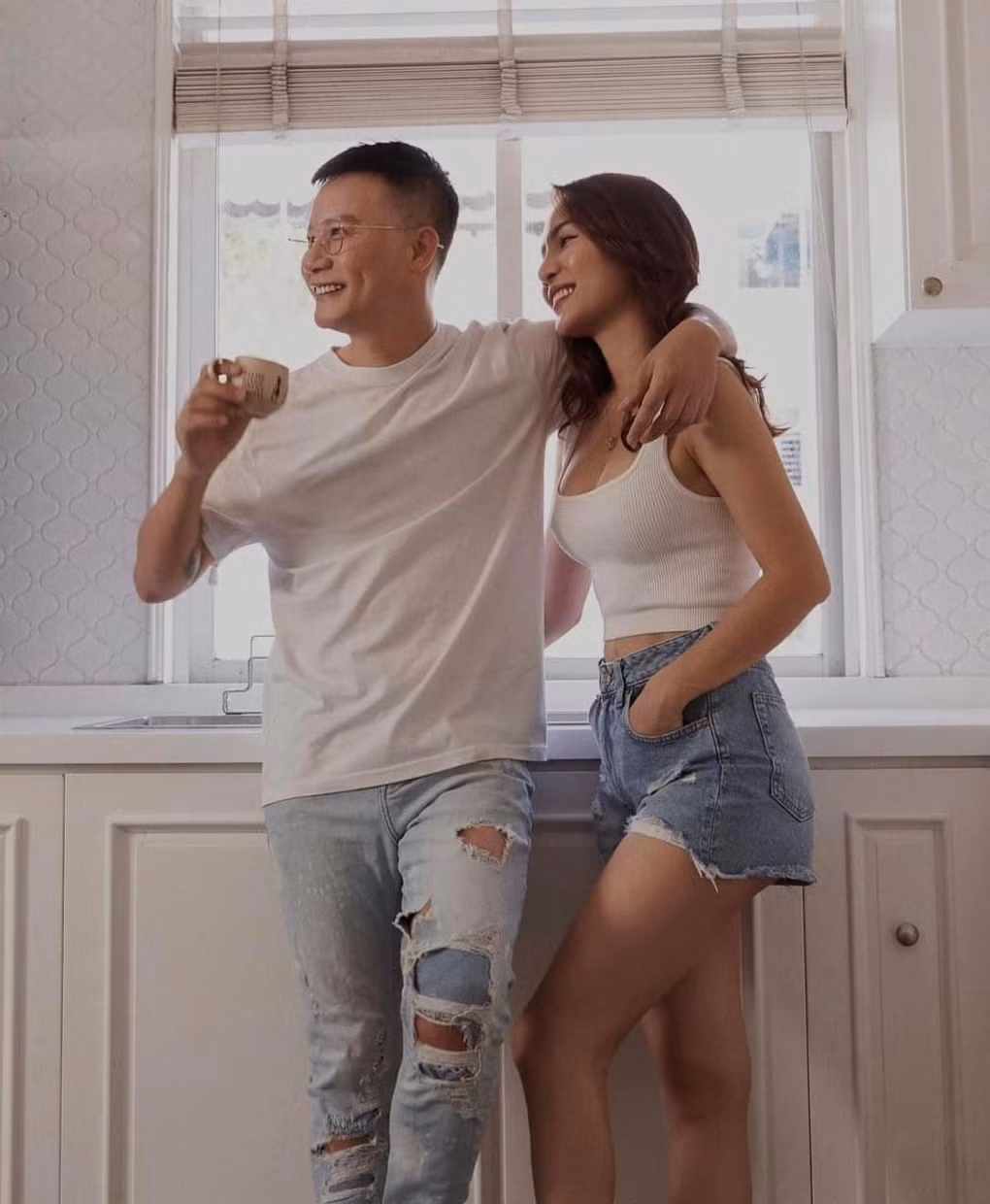 Thoi quen don gian nay giup Hoang Bach va vo giu lua hon nhan