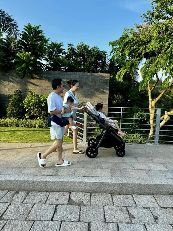 Cuong Do La khoe khoanh khac binh yen nhat ben gia dinh