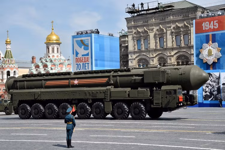 "Đối với câu hỏi, mục tiêu tấn công Nga - quốc gia có tiềm năng hạt nhân khá mạnh là gì, có thể đưa ra câu trả lời cụ thể - đó là sự hủy diệt của Nga với tư cách là một nhà nước".