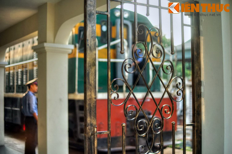 Hiện tại, mỗi ngày nhà ga trong phố cổ này có trên dưới 20 chuyến tàu qua lại.