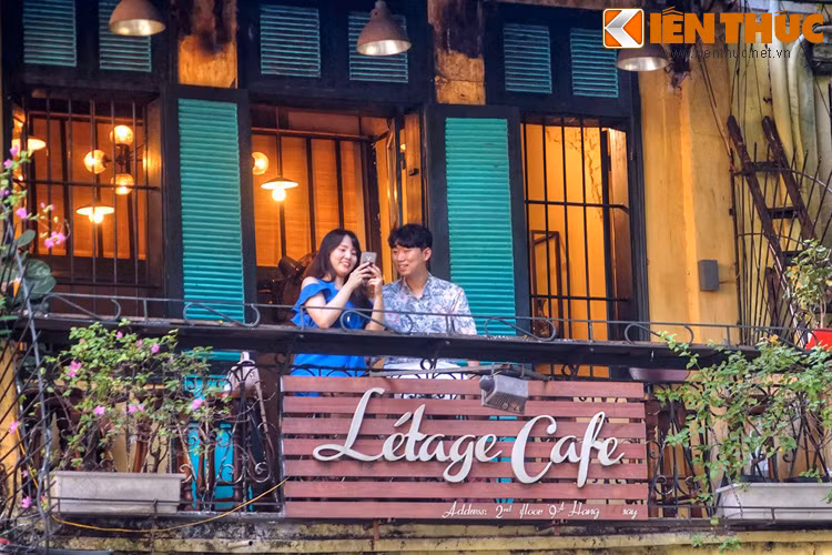 Ngày ngày, rất người tìm đến với con phố này để ghi lại những khoảnh khắc đẹp, có thể sẽ trở thành kỷ niệm không thể nào quên trong cả một đời người...