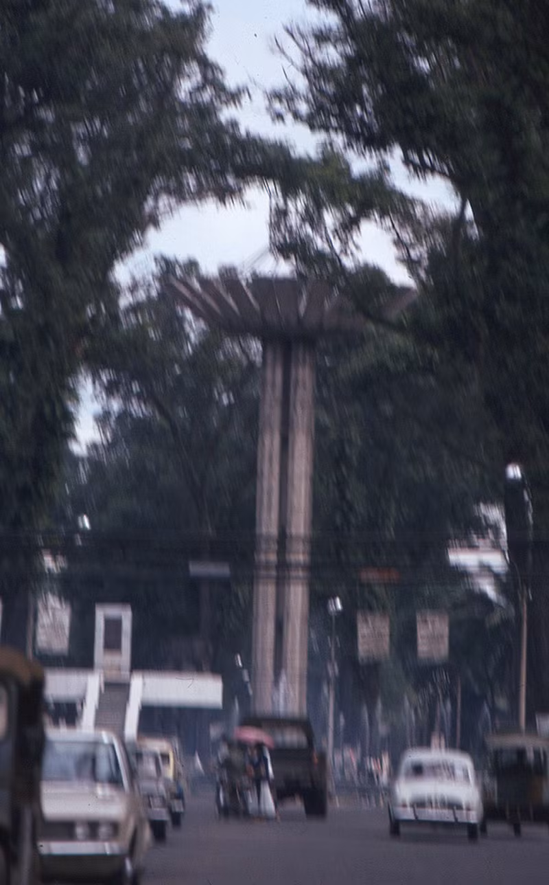 Vòng xoay hồ Con Rùa.