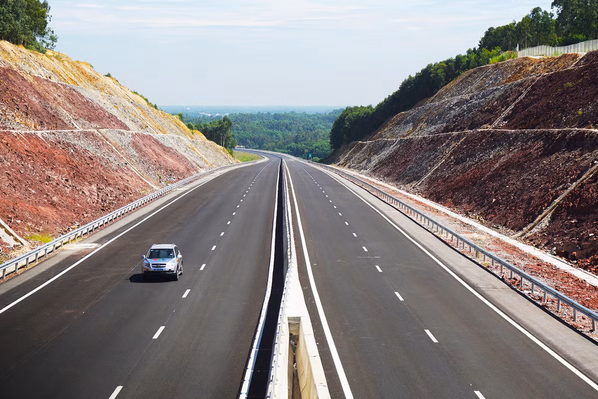 Cao toc hon 34.000 ty giup Da Nang di Quang Ngai chi con 1,5 gio-Hinh-2