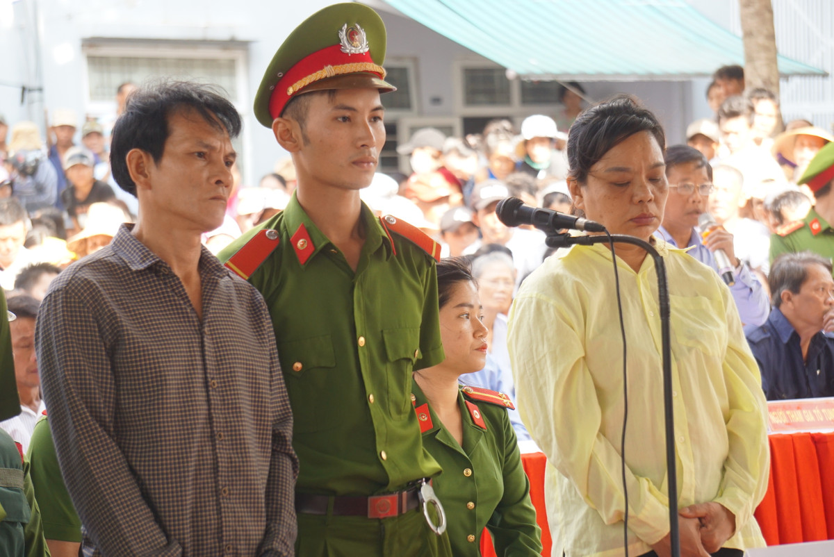 Giet chu no roi phi tang xac chong linh an tu hinh, vo chung than