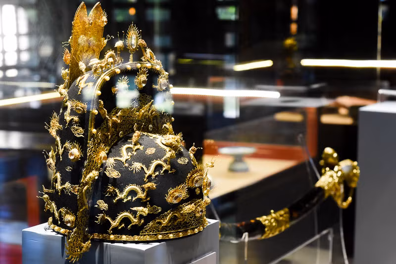 Me man voi bao vat cung dinh trieu Nguyen o Hue