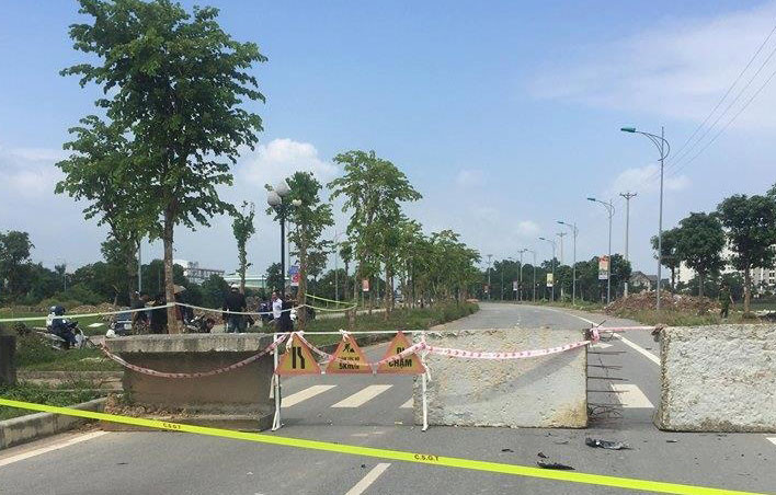 Phat hien thi the nguoi dan ong tu vong giua ban ngay o Ha Noi