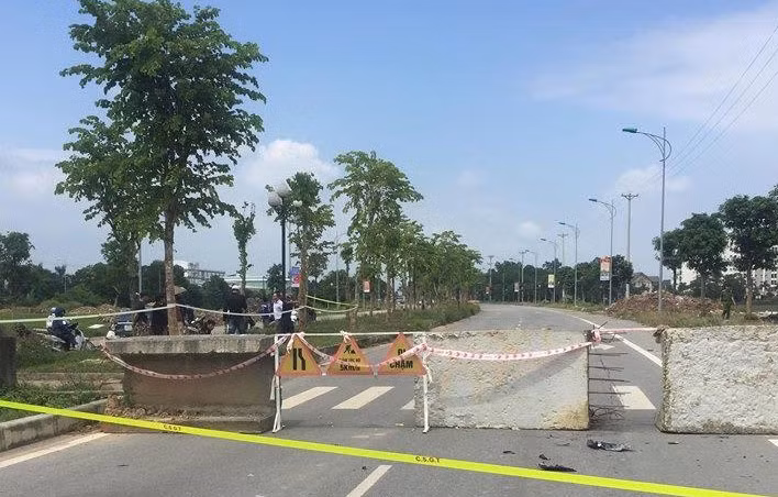 Phat hien thi the nguoi dan ong tu vong giua ban ngay o Ha Noi