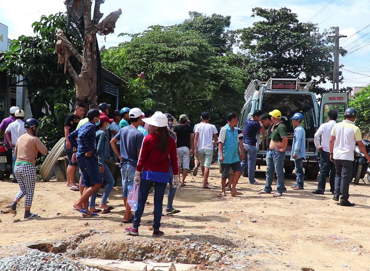 Hoang hon phat hien thi the nguoi khong mac ao troi song-Hinh-2