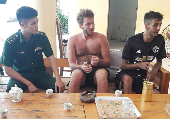 Cuu du khach nuoc ngoai bi lac 2 ngay tren nui Son Tra-Hinh-2