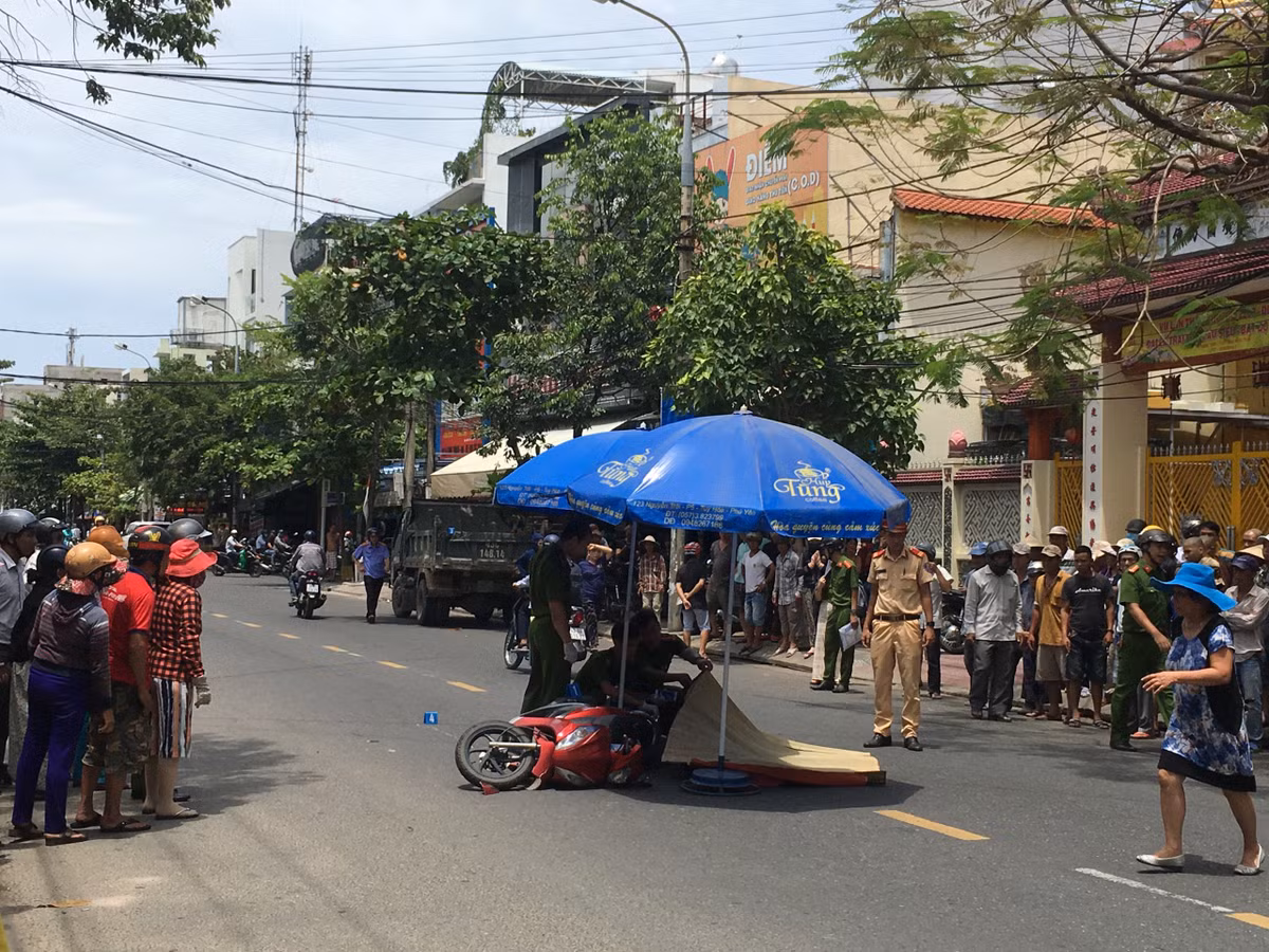 Di xin viec lam co gai tre bi oto tai can tu vong