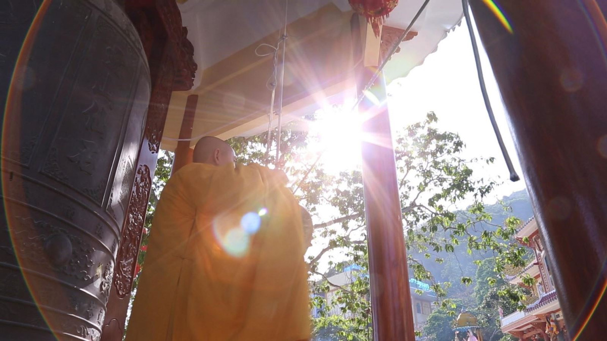 Mỗi năm, vào ngày hội xuân tháng Giêng và “Lễ vía bà Linh Sơn Thánh Mẫu”, người dân bốn phương lại đổ về dự hội, để được hòa mình trong văn hóa bản địa đặc sắc và thỏa tín ngưỡng nơi miền đất linh.