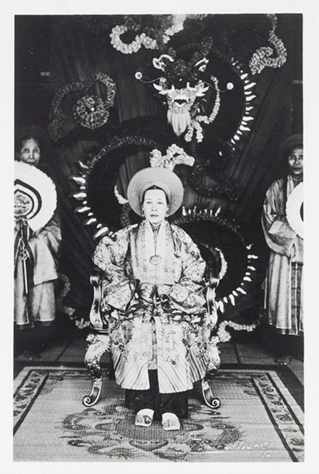 Thái hậu Từ Dũ mất ngày 12/5/1902, thọ 93 tuổi. Ngày nay, tên bà được đặt cho bệnh viện phụ sản nổi tiếng ở TP.HCM - bệnh viện Từ Dũ.