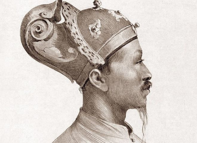 Bà thường hỏi vua Tự Đức nhiều chuyện từ việc quốc gia đại sự đến việc thường ngày trong bàn dân thiên hạ, rồi ban dạy cho con những điều hay lẽ phải. Tất cả những lời dạy của bà Từ Dũ đã được Vua Tự Đức cho khắc in lại gọi là Từ huấn lục (lời giáo huấn của mẹ hiền).