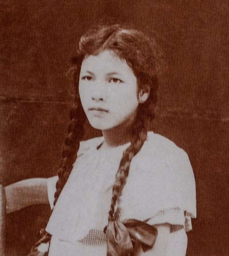 Kết quả của mối tình đẹp đẽ ấy là 3 người con: Như Mai (1905 – 1999), Như Lý (1908 – 2005) và Minh Đức (1910 – 1990). Cả 3 đều sinh ra và lớn lên tại Alger. (Ảnh: con gái vua Hàm Nghi)