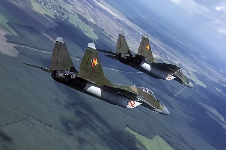 Ngoài ra, MiG-29 còn có thể mang theo bom thông thường là FAB-250, FAB 500-M62.