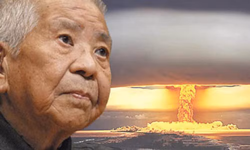 Tsutomu Yamaguchi là một "thánh nhọ" khác khi hai lần suýt chết khi có mặt ở 2 thành phố Hiroshima và Nagasaki lần lượt bị Mỹ ném bom nguyên tử năm 1945.