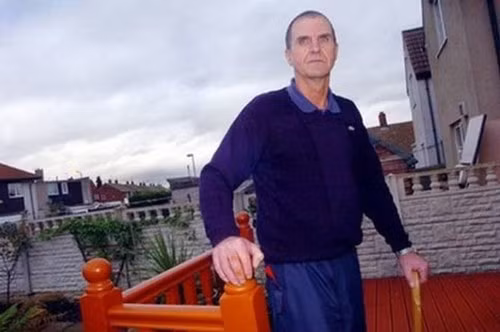 John Lyne cũng là một người xui xẻo khi trải qua 16 tai nạn nghiêm trọng như: ngã ngựa, bị xe tải cán qua người, gãy tay vì ngã từ trên cây xuống, sét đánh, là nạn nhân một vụ sập hầm mỏ, bị trúng đạn từ súng cao su, ngã xuống cống...