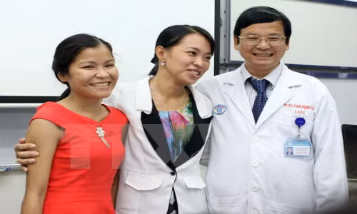 Lần đầu tiên thực hiện phẫu thuật ghép thận chéo tại Việt Nam Lan dau tien thuc hien phau thuat ghep than cheo tai Viet Nam