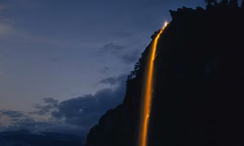 Scott Gediman, kiểm lâm của Vườn Quốc gia Yosemite, cho biết mọi người cũng cần đến sớm để tìm được nơi có view ngắm cảnh và chụp ảnh đẹp nhất.