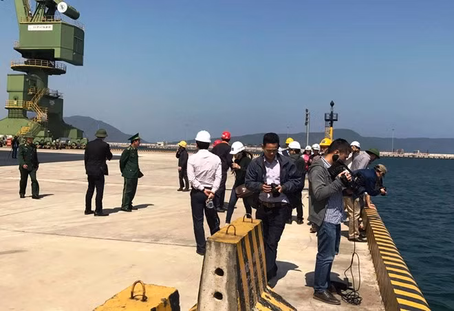 Cong an truy tim nguoi phat tan clip cong xa nuoc mau do-Hinh-2