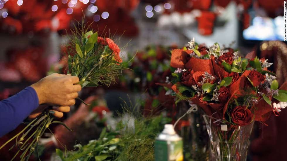 51% người dân mua hoa hồng đỏ trong ngày Valentine.