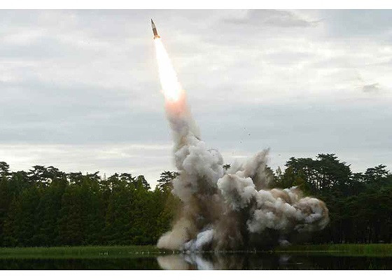 Các chuyên gia quân sự cho biết tên lửa có vẻ ngoài tương đồng với tên lửa chiến thuật đất-đối-không ATACMS của Mỹ.