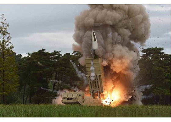Theo KCNA, Chủ tịch Kim đã “trực tiếp giám sát vụ thử vũ khí mới một lần nữa vào sáng thứ Sáu, 16/8”. Trong đó, vụ thử mang lại “kết quả hoàn hảo, giúp củng cố niềm tin vào hệ thống vũ khí tân tiến”.