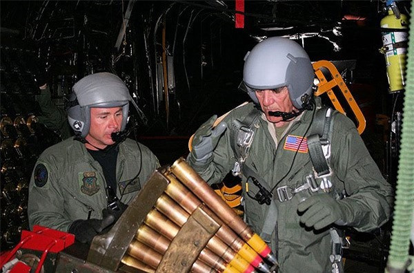 Những khẩu pháo 40 mm này đã phát huy tác dụng rất cao trên chiến trường Iraq và Afghanistan, khi được khai hỏa đã gây nhiều thiệt hại cho phiến quân khủng bố IS.